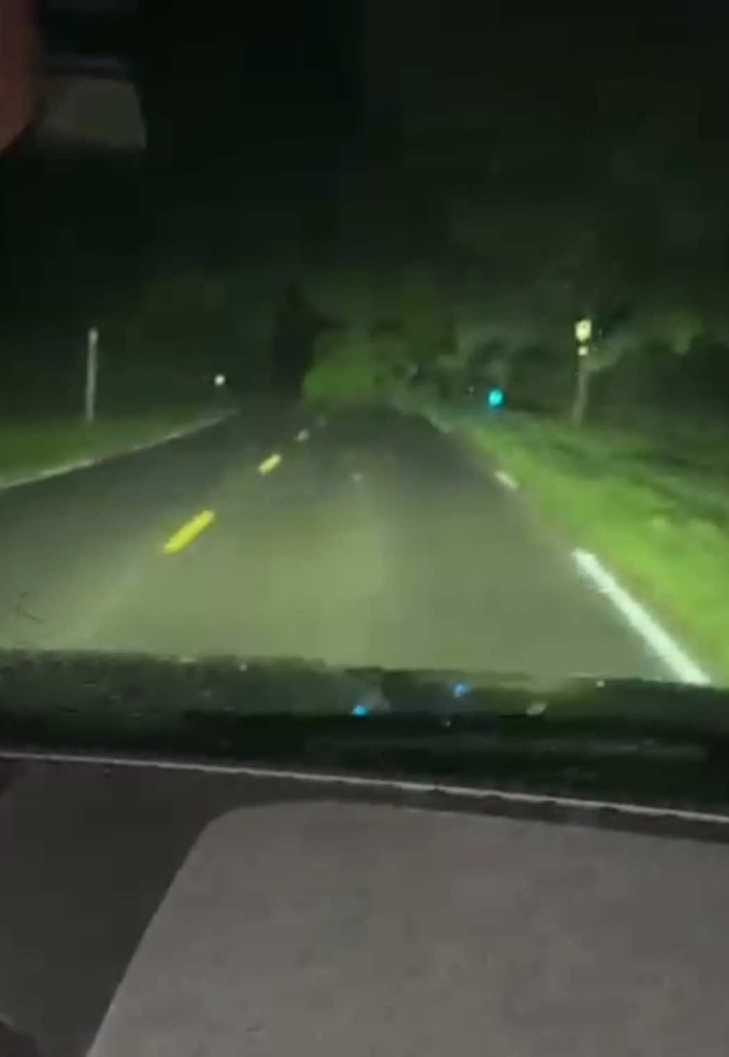 Called out to a major nighttime water loss in Niagara, our crew waded through a flooded driveway to find standing water backing up straight through the basement drains. We immediately set up our 360-degree camera to map the soaked living space and document the extensive damage for insurance before firing up the extractors to pump this property dry.